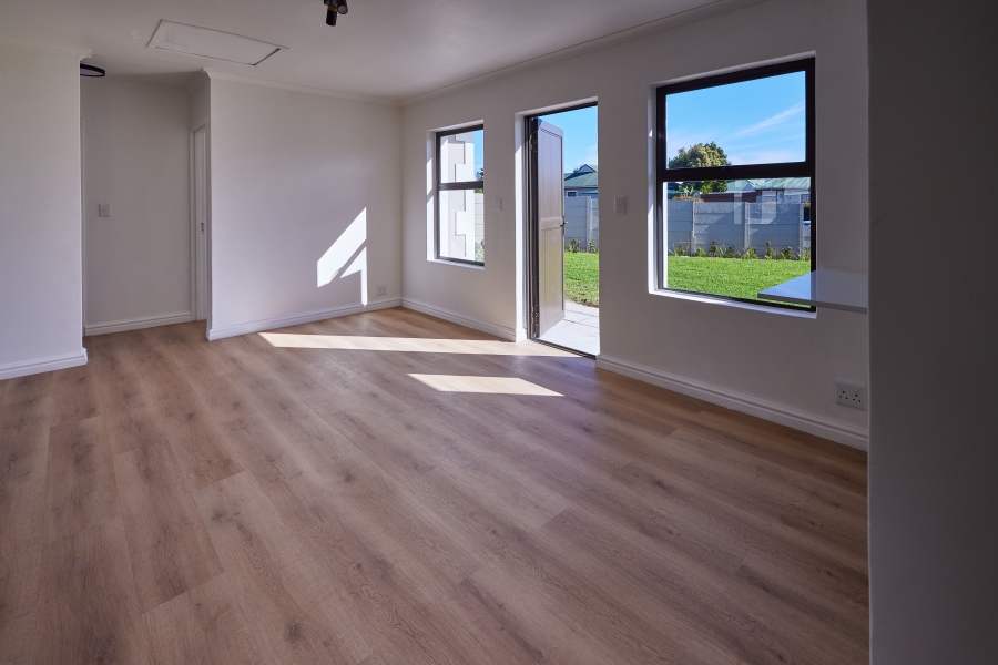 3 Bedroom Property for Sale in Milkwood Park Western Cape